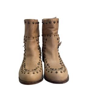 PATRON BY PERUGEA Women’s Tan Leather Studded Boots Syed Size 8M